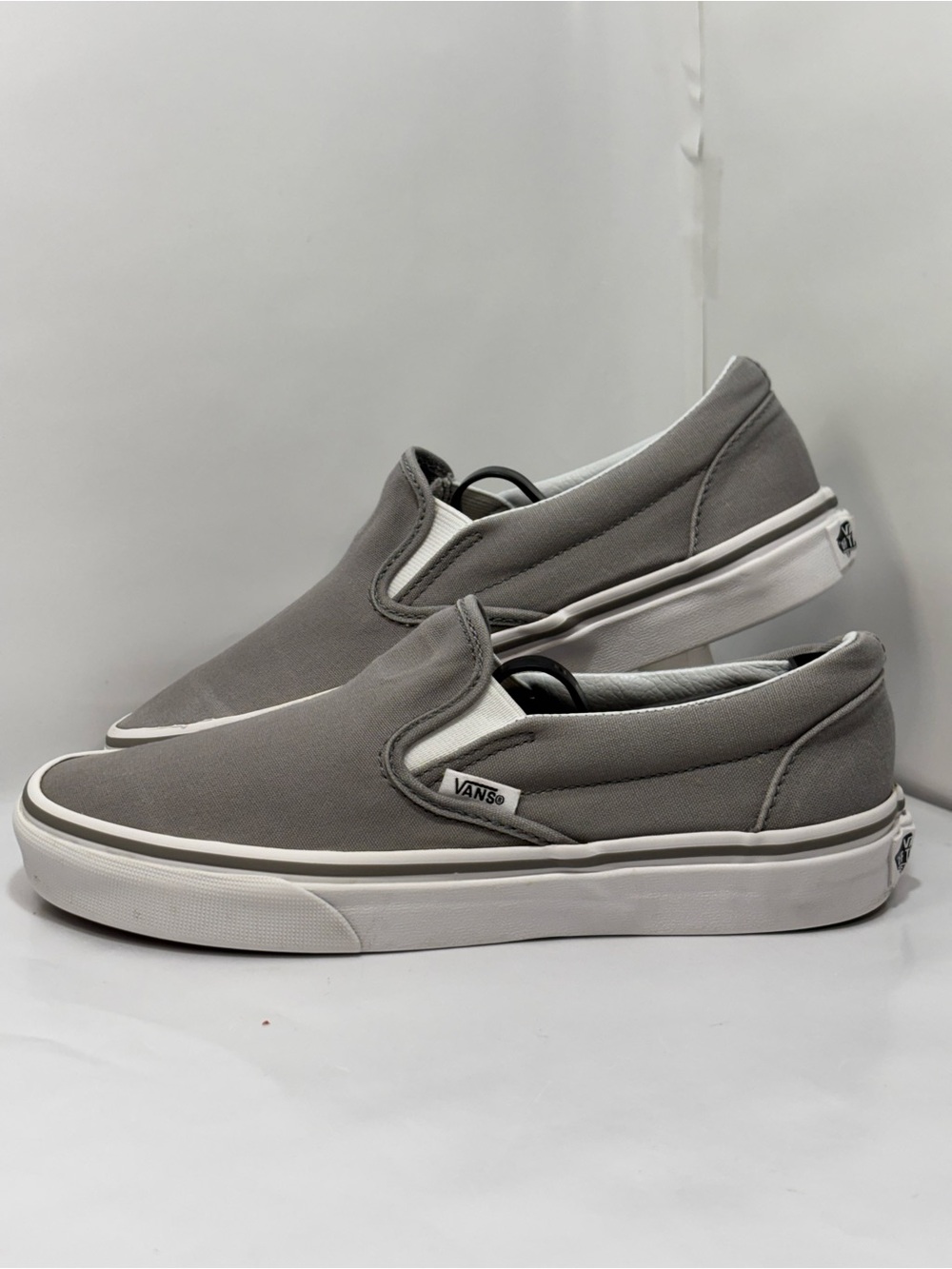 Vans Classic Slip on Gray Canvas Skate Shoe Low Top Unisex M5.5 W7 Grey/White